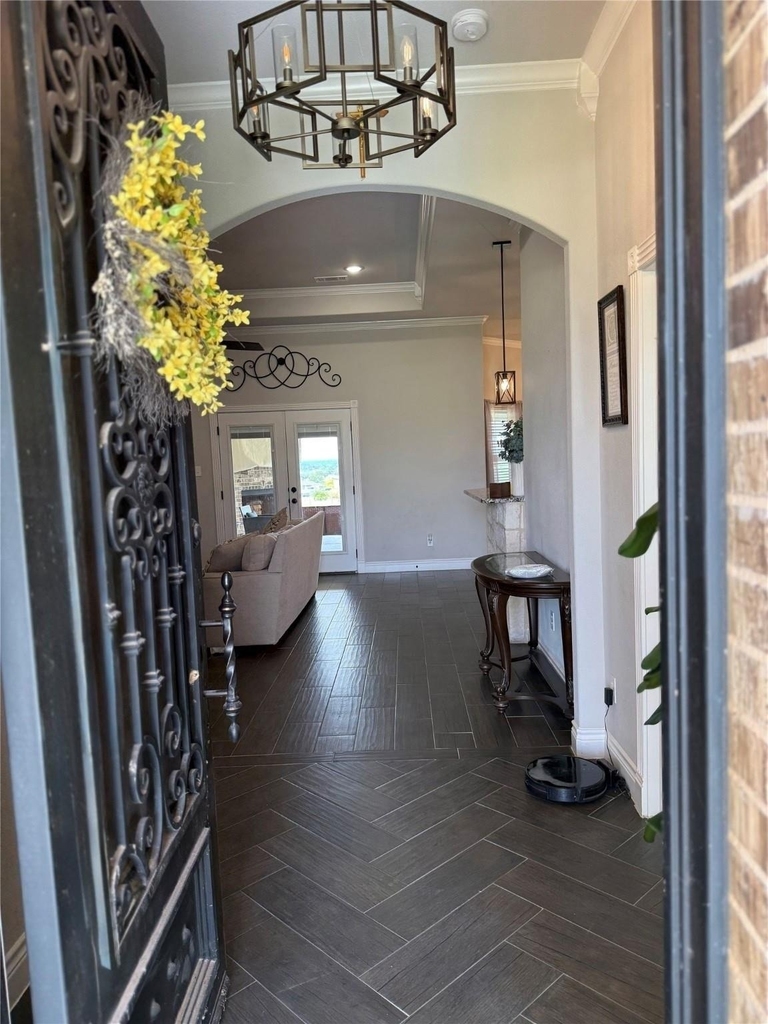1013 Sky Court - Photo 4