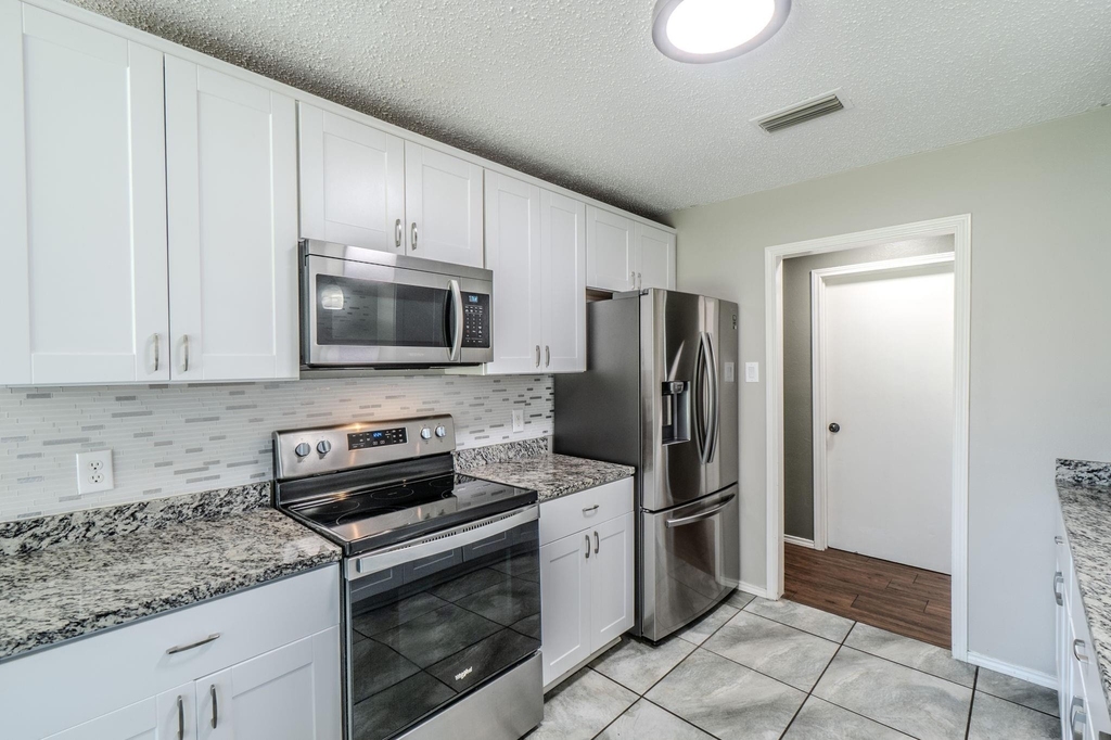 1701 Brookhaven Circle - Photo 6