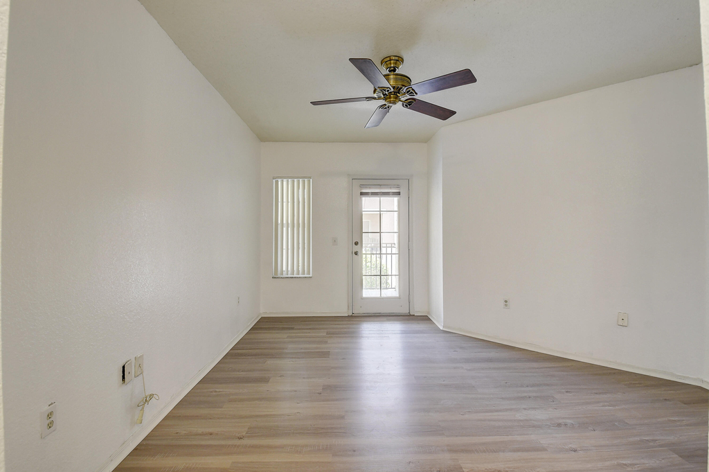 1206 Belmont Place - Photo 16