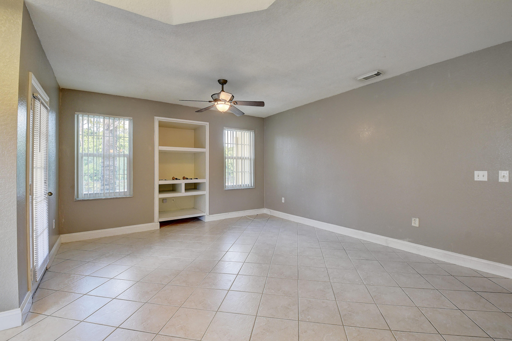 1206 Belmont Place - Photo 3