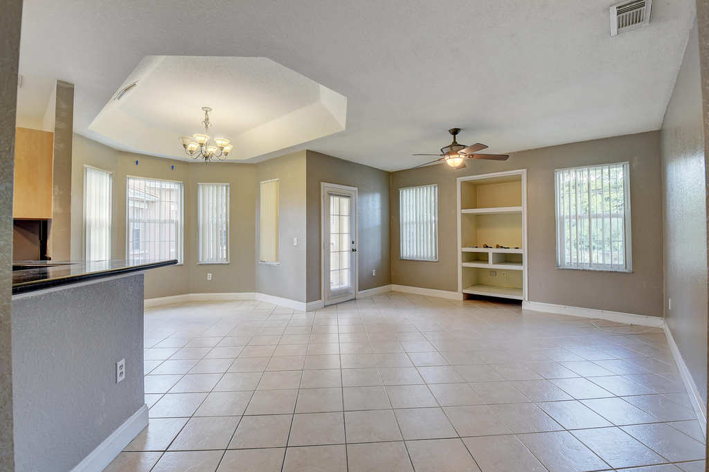 1206 Belmont Place - Photo 2