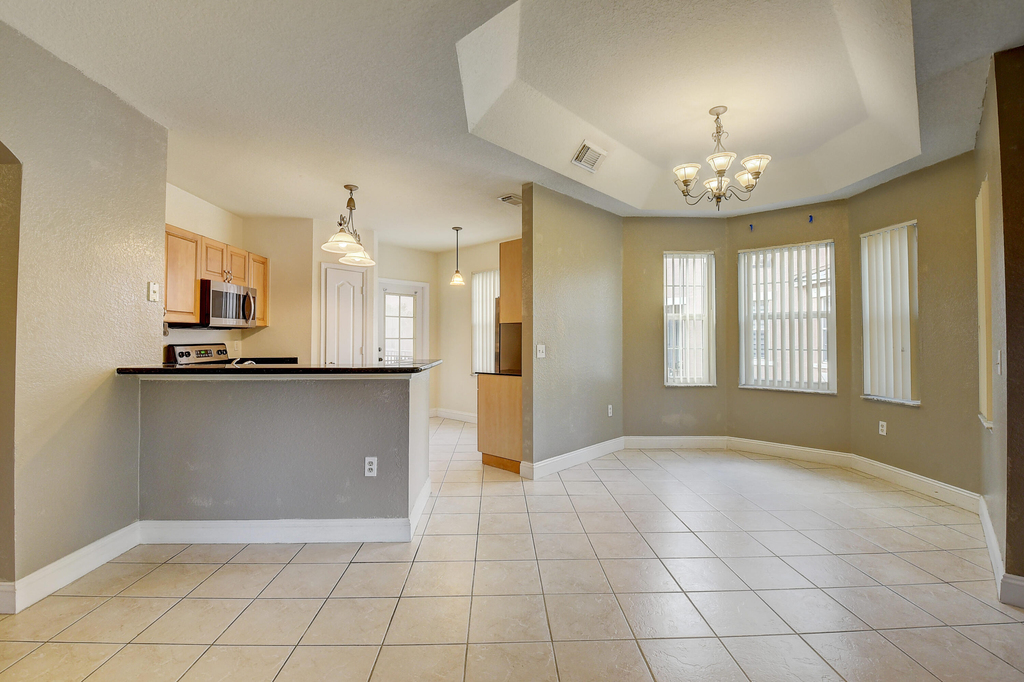 1206 Belmont Place - Photo 4