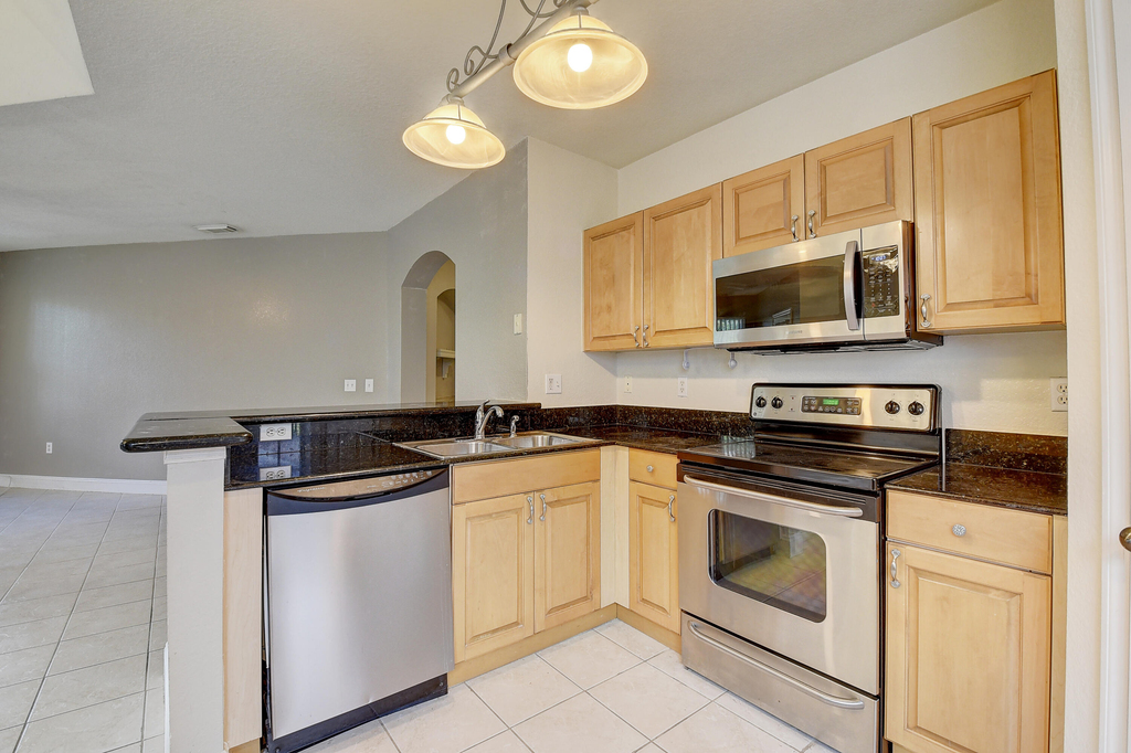 1206 Belmont Place - Photo 6