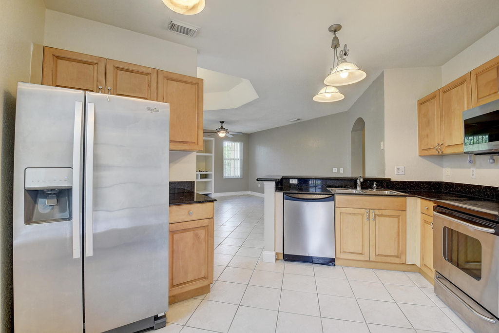 1206 Belmont Place - Photo 7