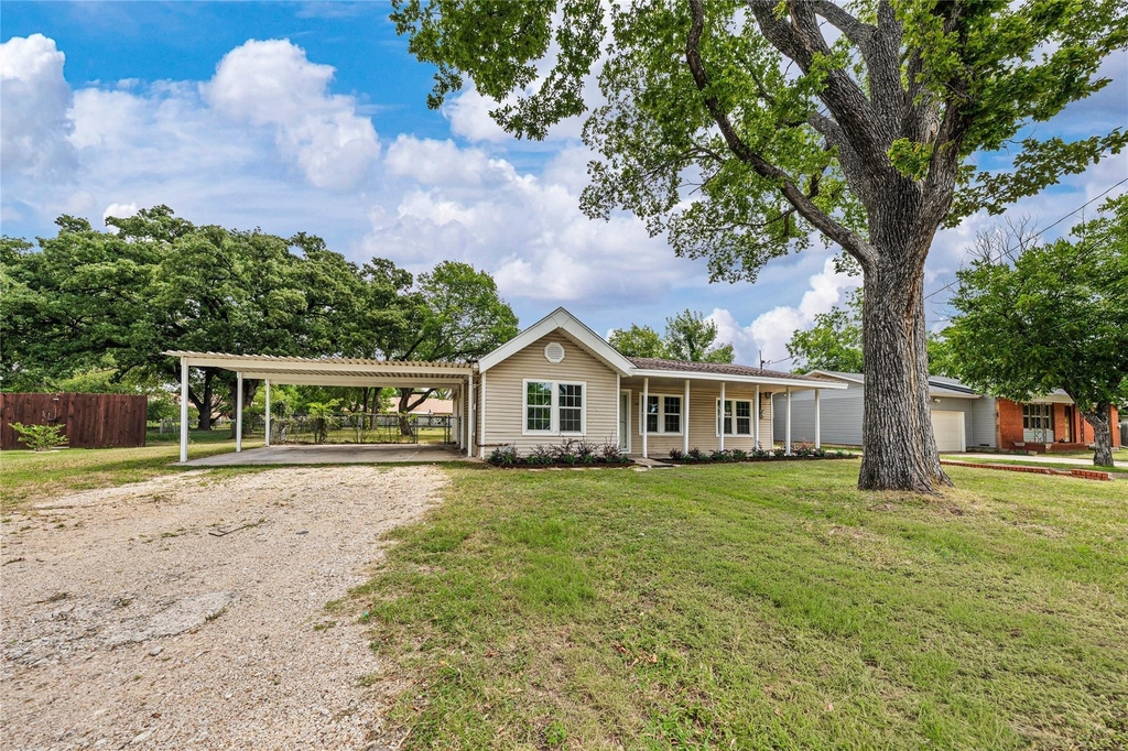 117 N Oak Street - Photo 1