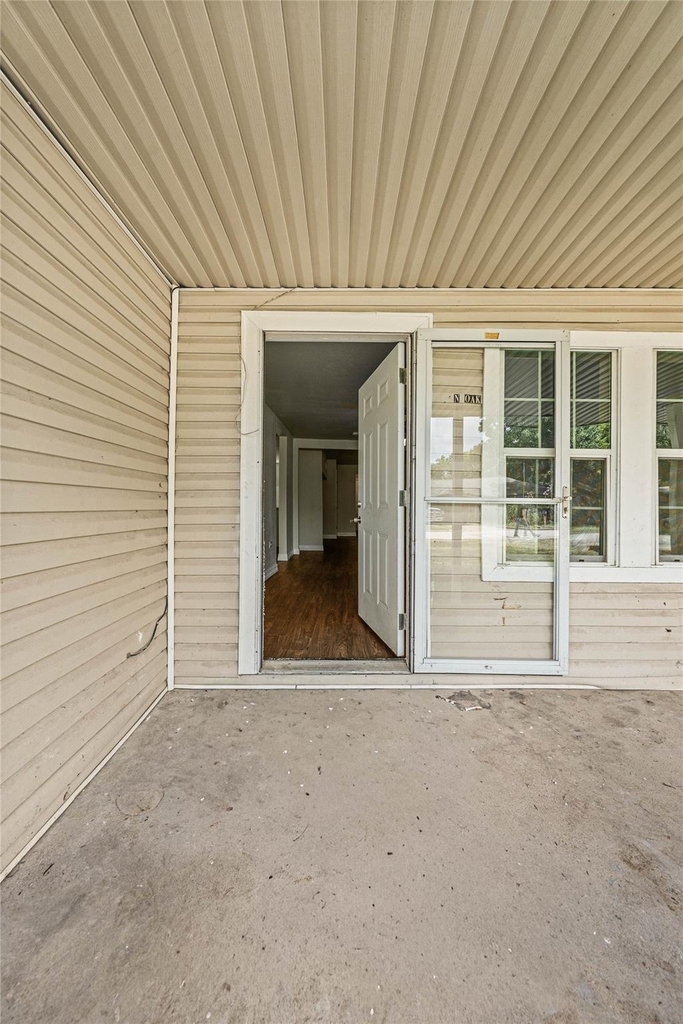 117 N Oak Street - Photo 2