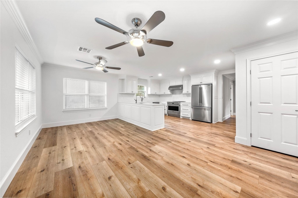9916 Sandalwood Drive - Photo 8