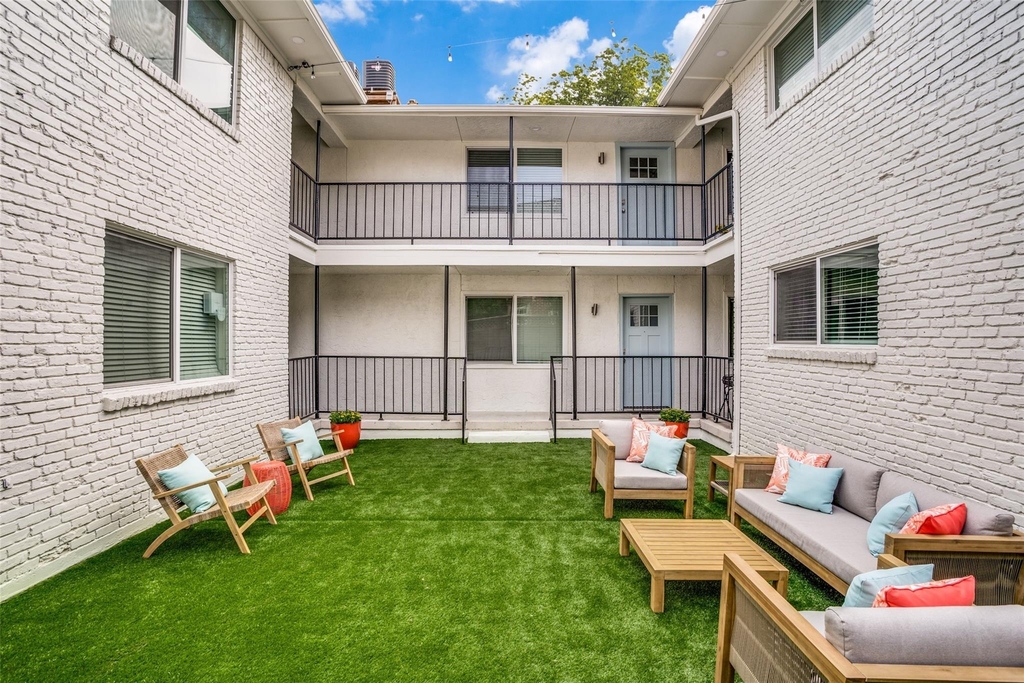 5444 Gaston Avenue - Photo 16