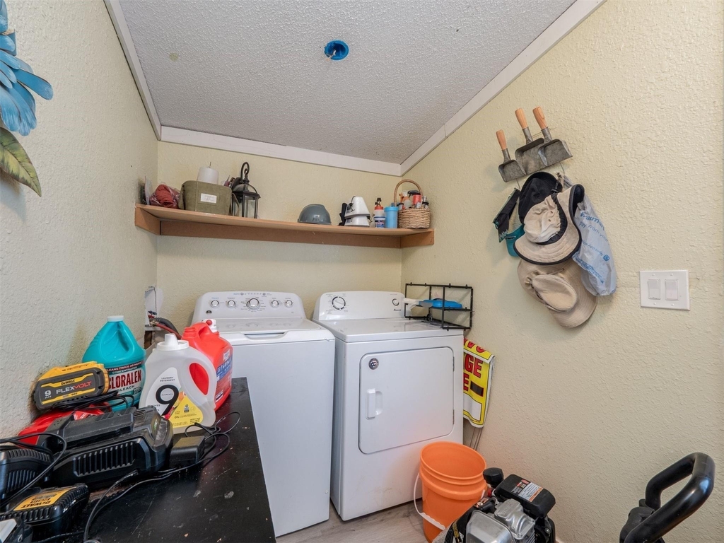 8591 W Ridge Drive - Photo 16