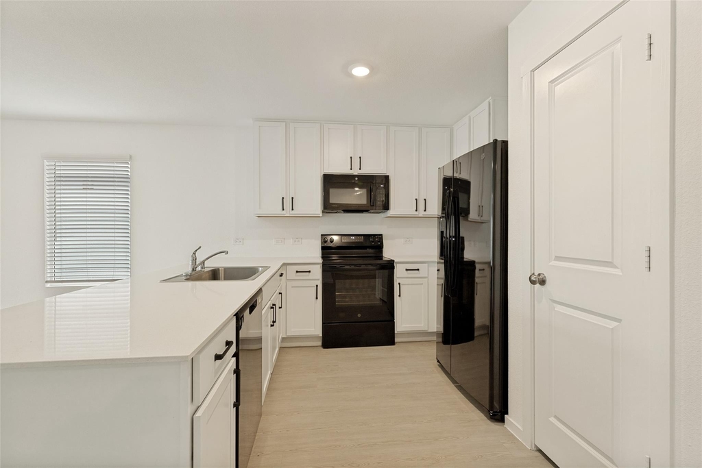 621 Holleman Drive - Photo 9