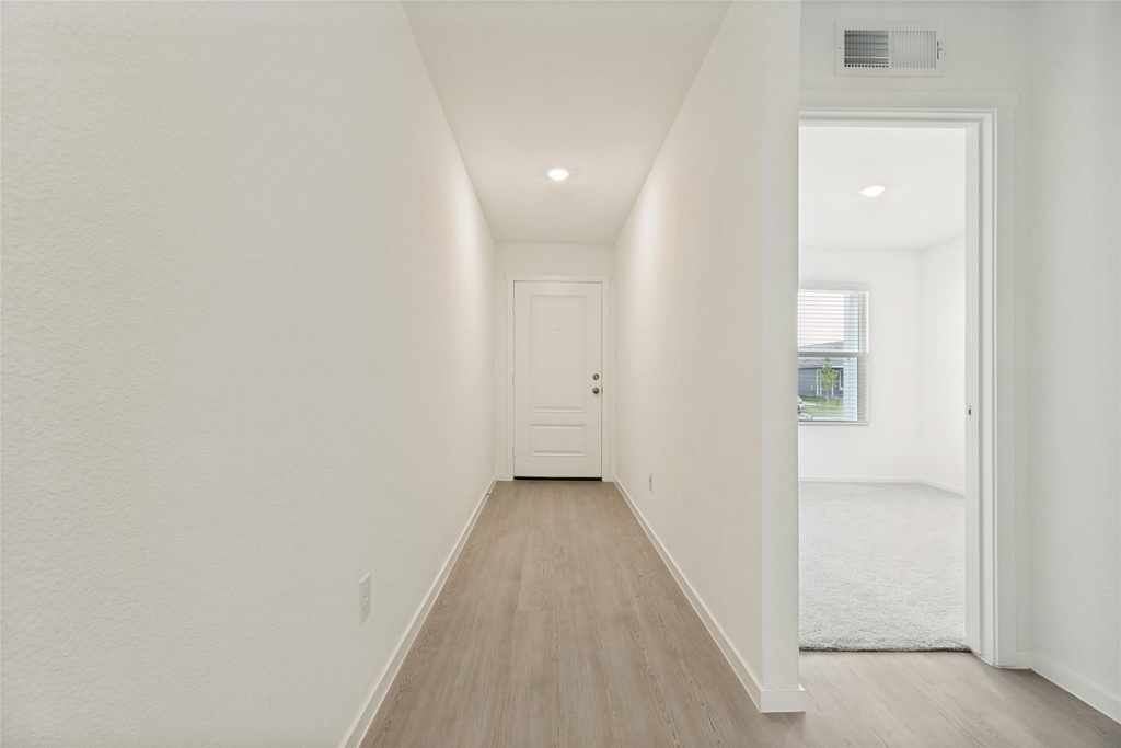 621 Holleman Drive - Photo 3