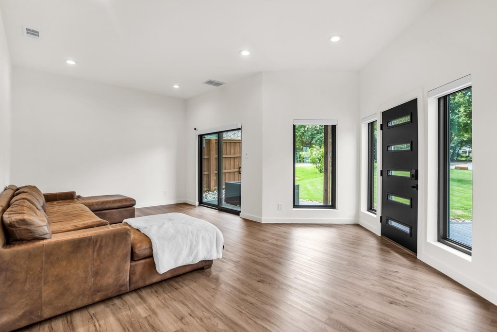 2856 Peninsula Drive - Photo 6