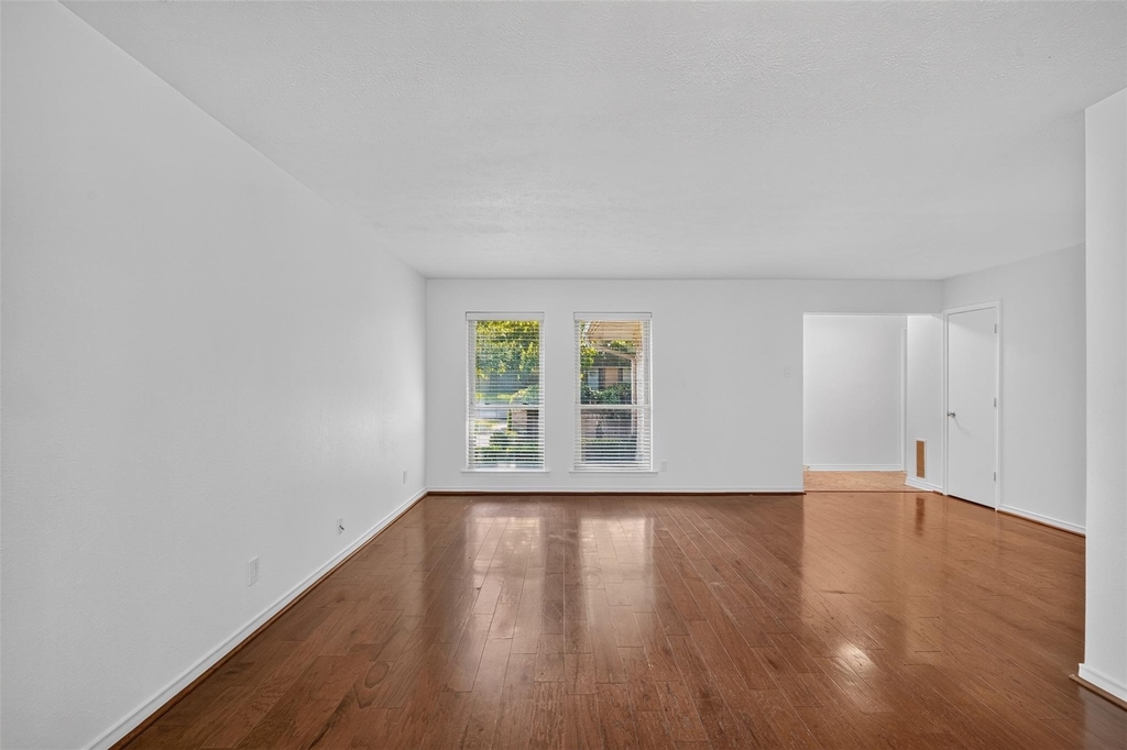 10526 Ravenscroft Drive - Photo 7