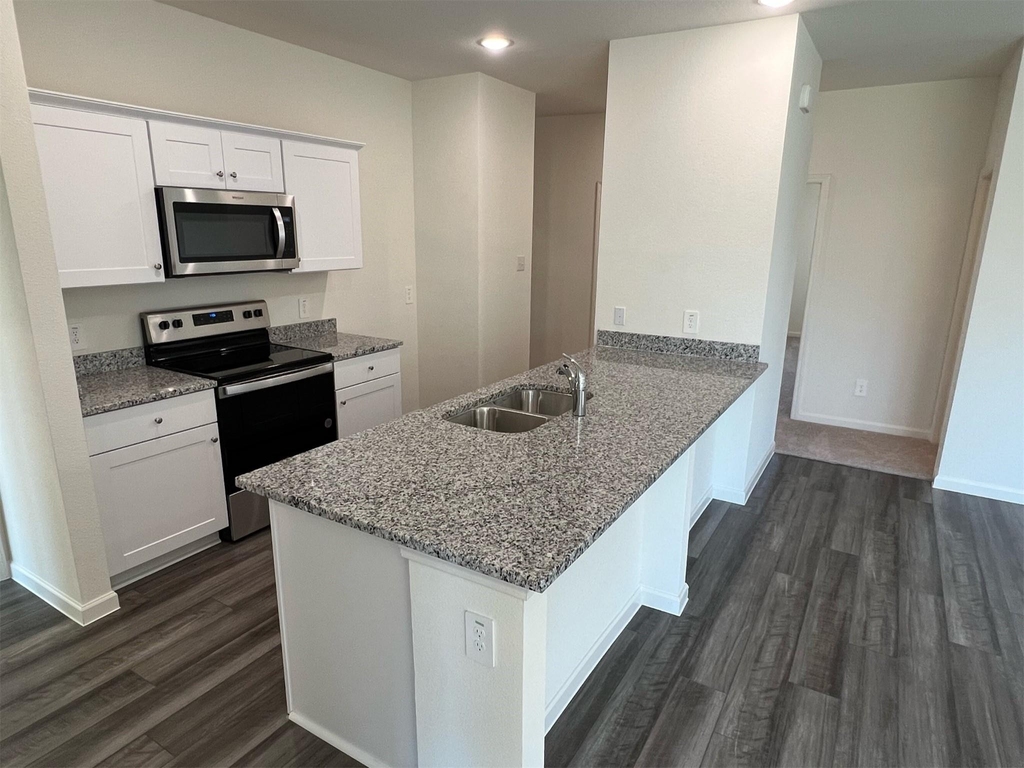 752 Richmond Drive - Photo 11