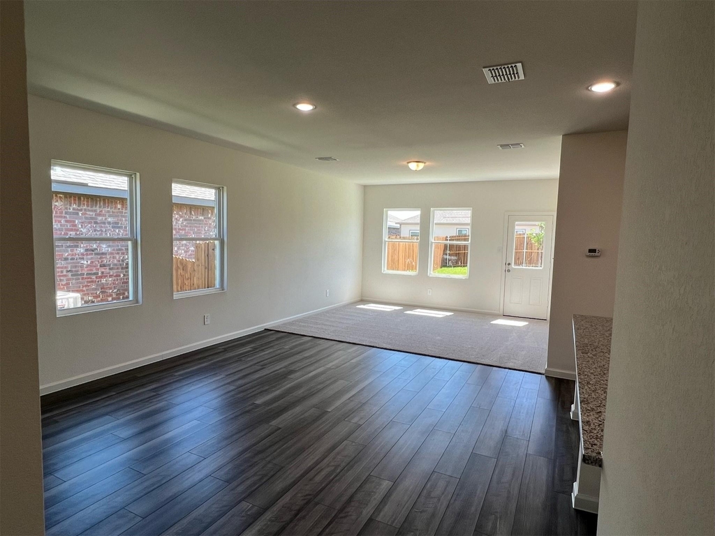 752 Richmond Drive - Photo 6