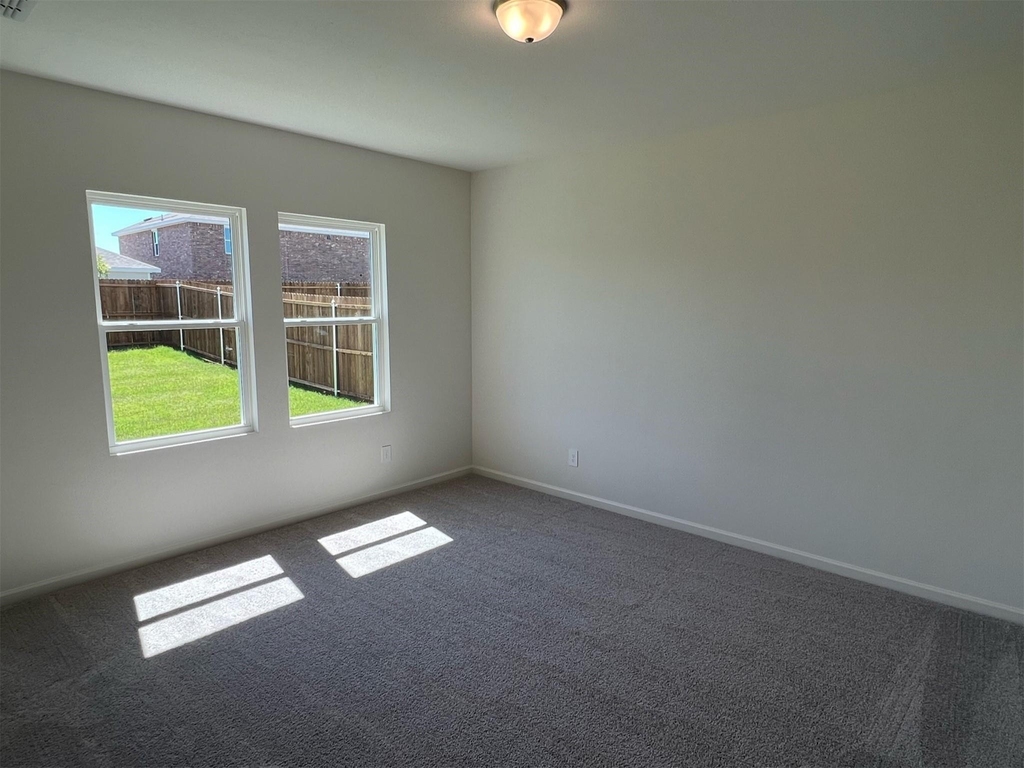 752 Richmond Drive - Photo 8