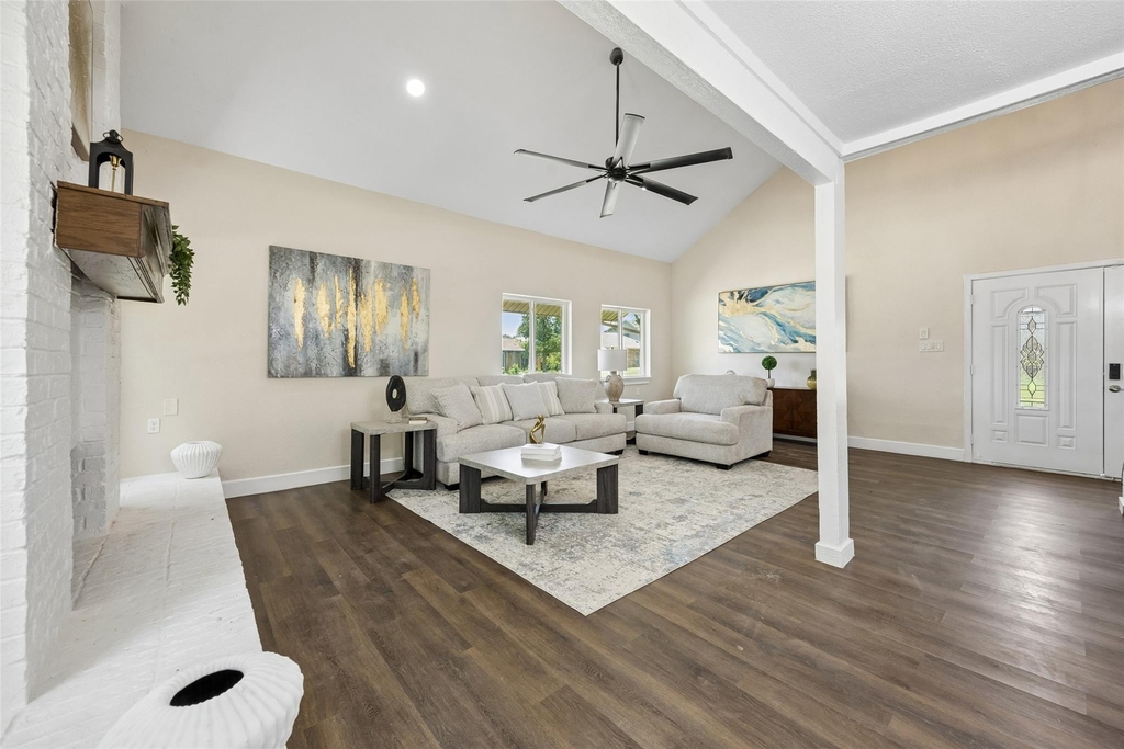 1600 Hartford Drive - Photo 5