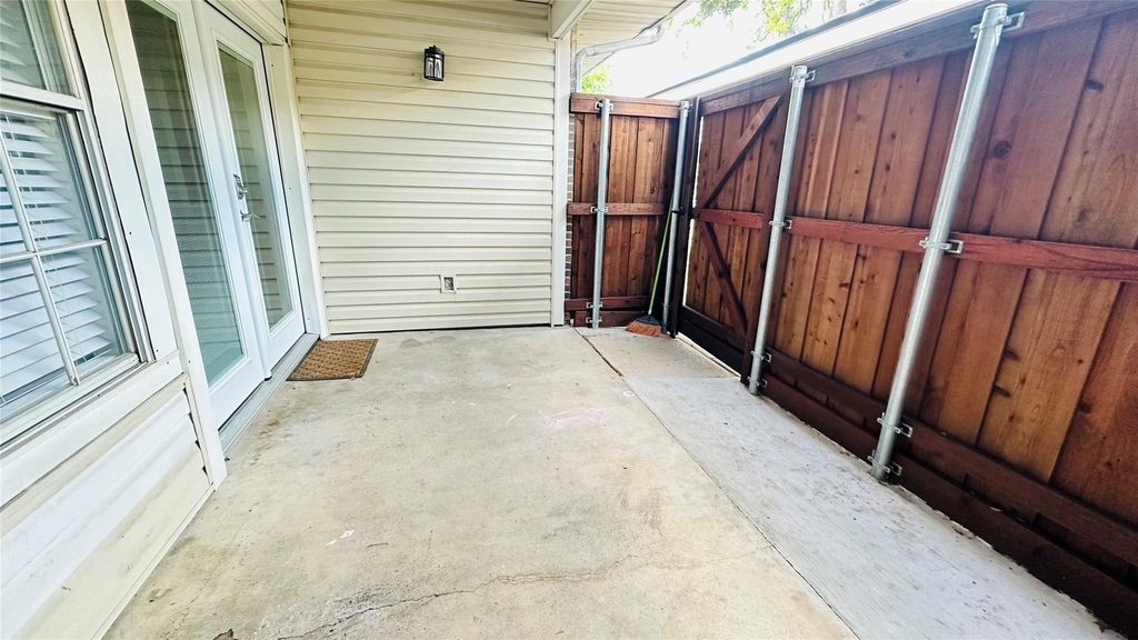 805 Summercreek Drive - Photo 10