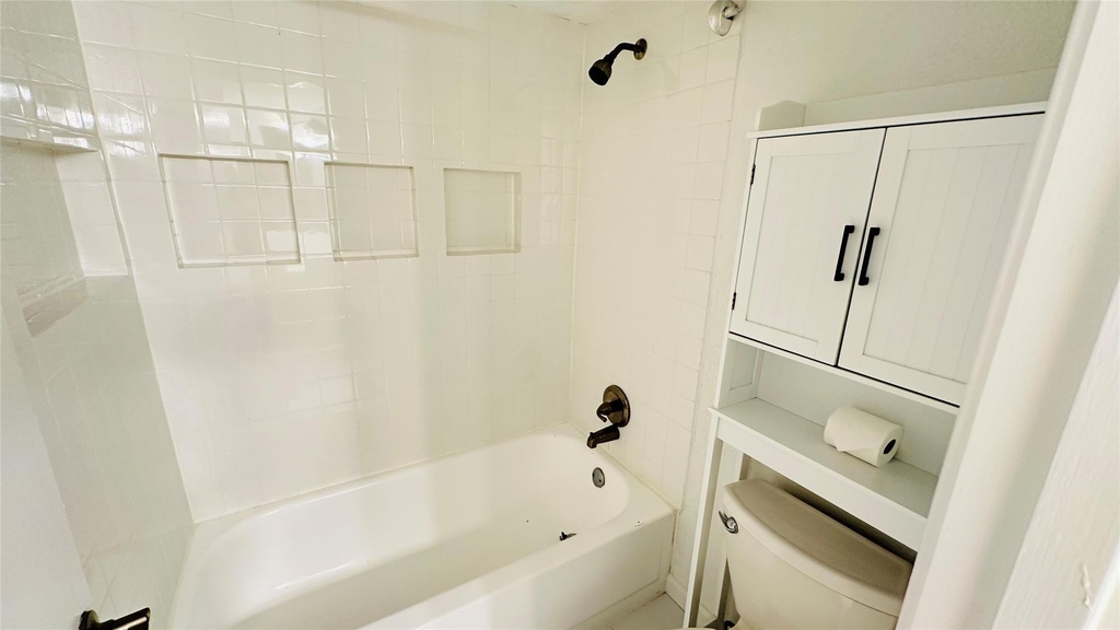 805 Summercreek Drive - Photo 14