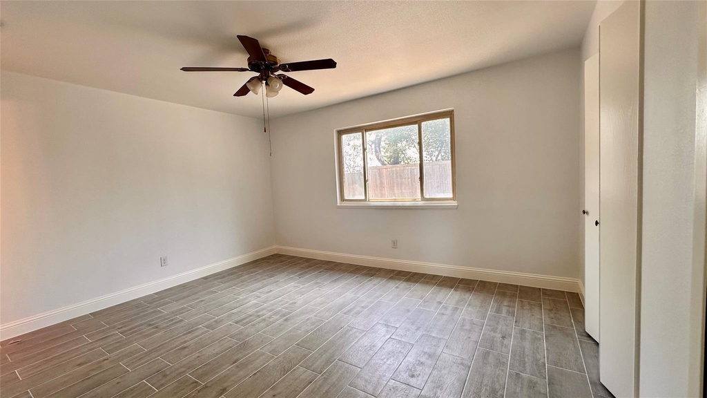 5300 Duchess Court - Photo 9