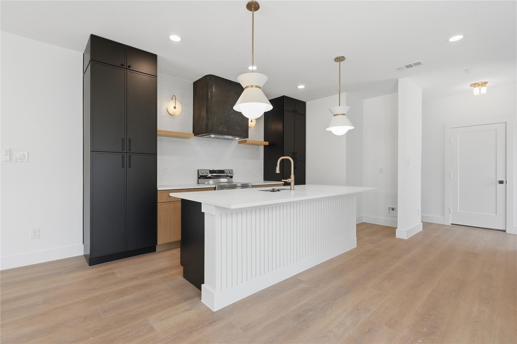 3300 S Harwood Street - Photo 4