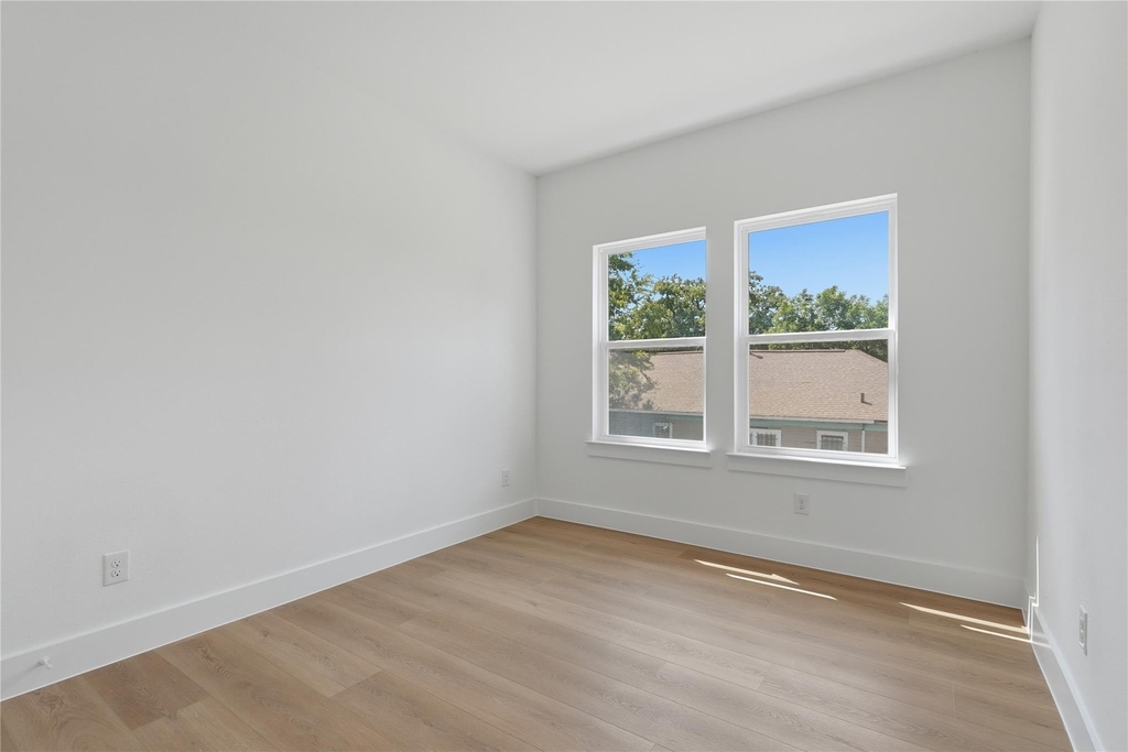 3300 S Harwood Street - Photo 13