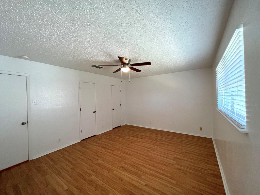 1 Peachtree Place - Photo 3