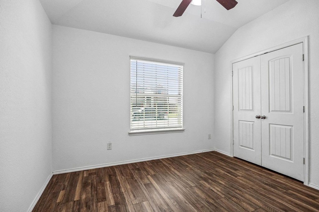 2938 Montrose Trail - Photo 2
