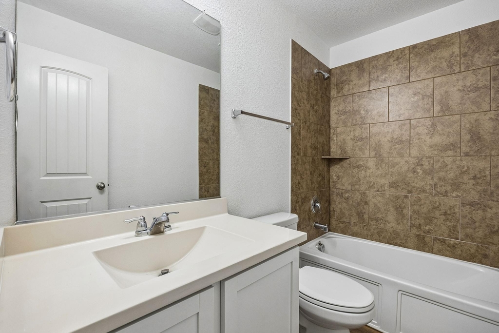 2938 Montrose Trail - Photo 3