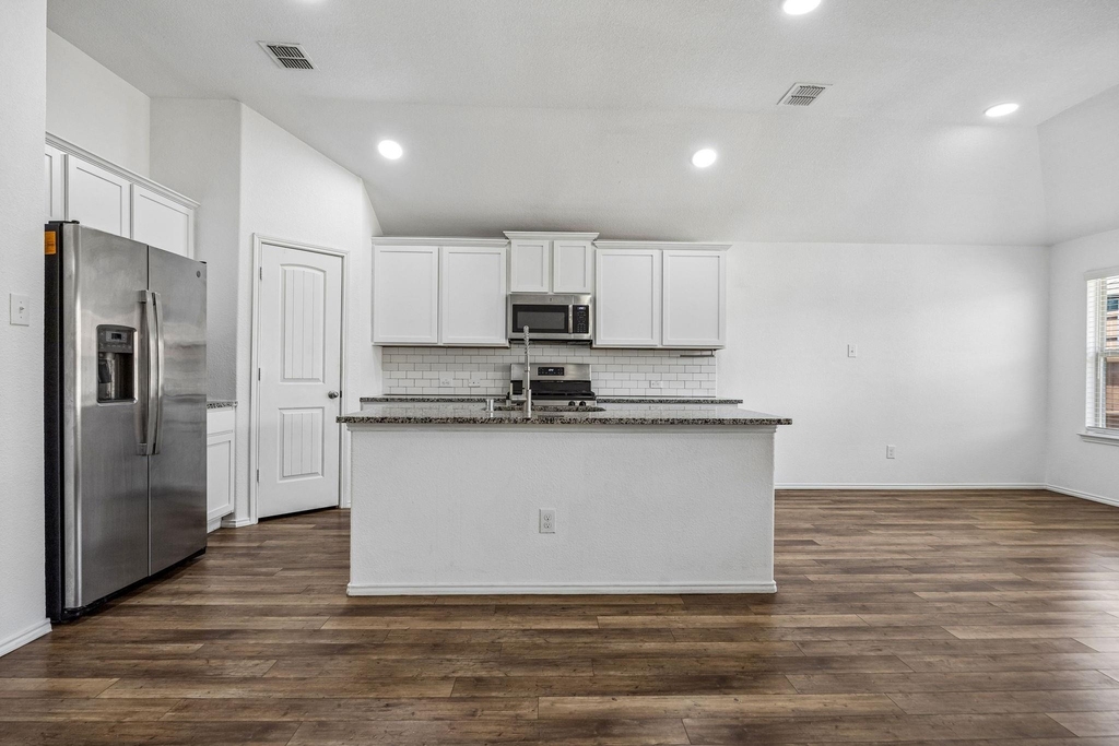 2938 Montrose Trail - Photo 8