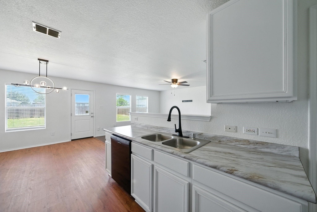 1429 Royal Meadows Trail - Photo 10