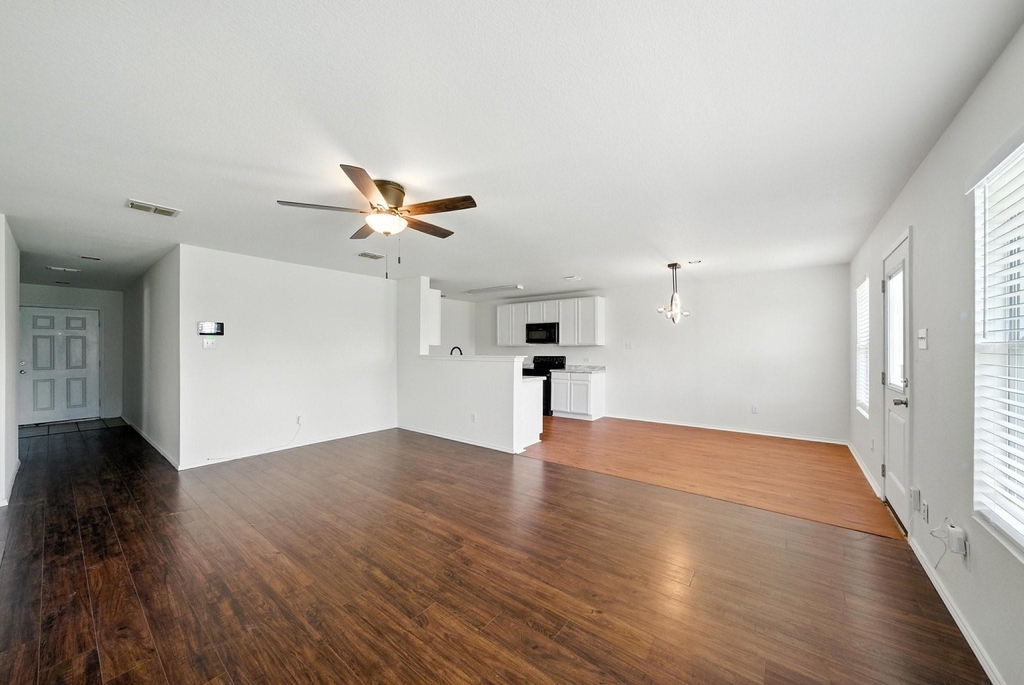 1429 Royal Meadows Trail - Photo 3