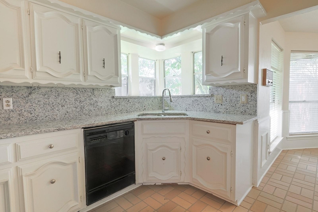 6809 Fawn Valley Place - Photo 9