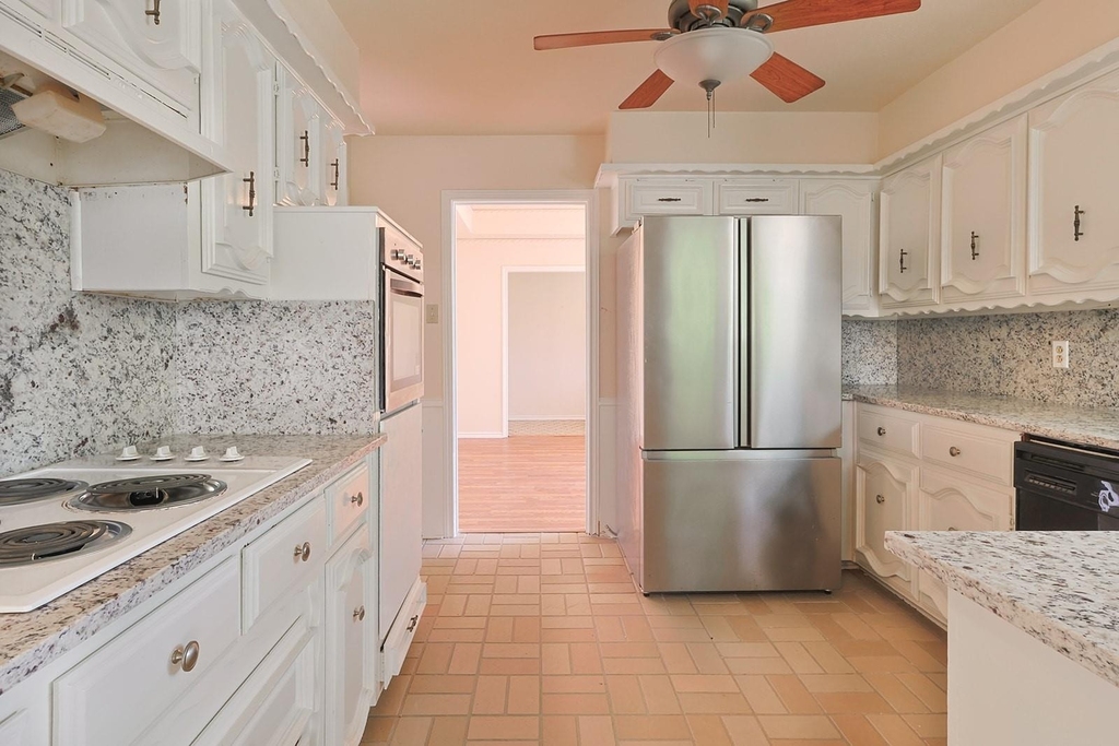 6809 Fawn Valley Place - Photo 10