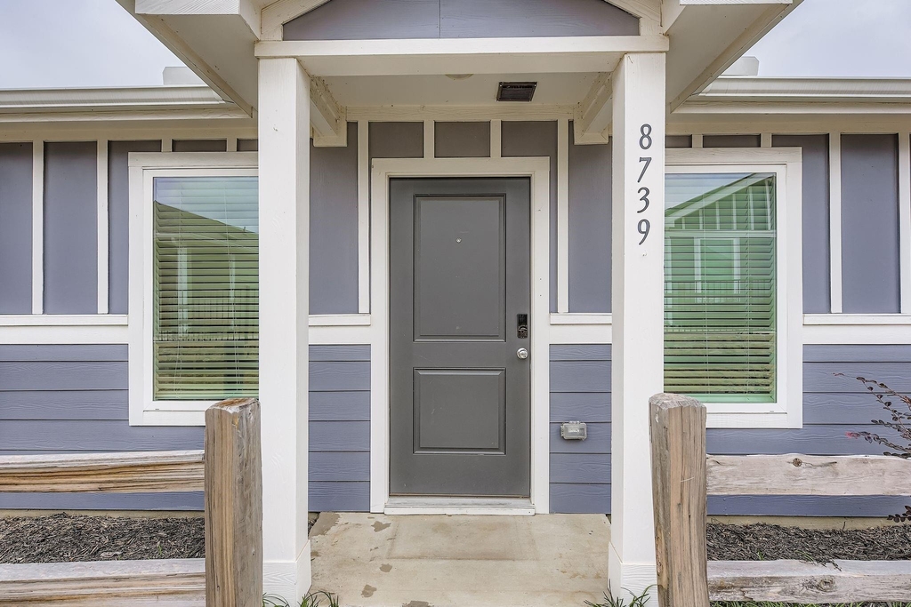 8739 Cottage Creek Drive - Photo 2