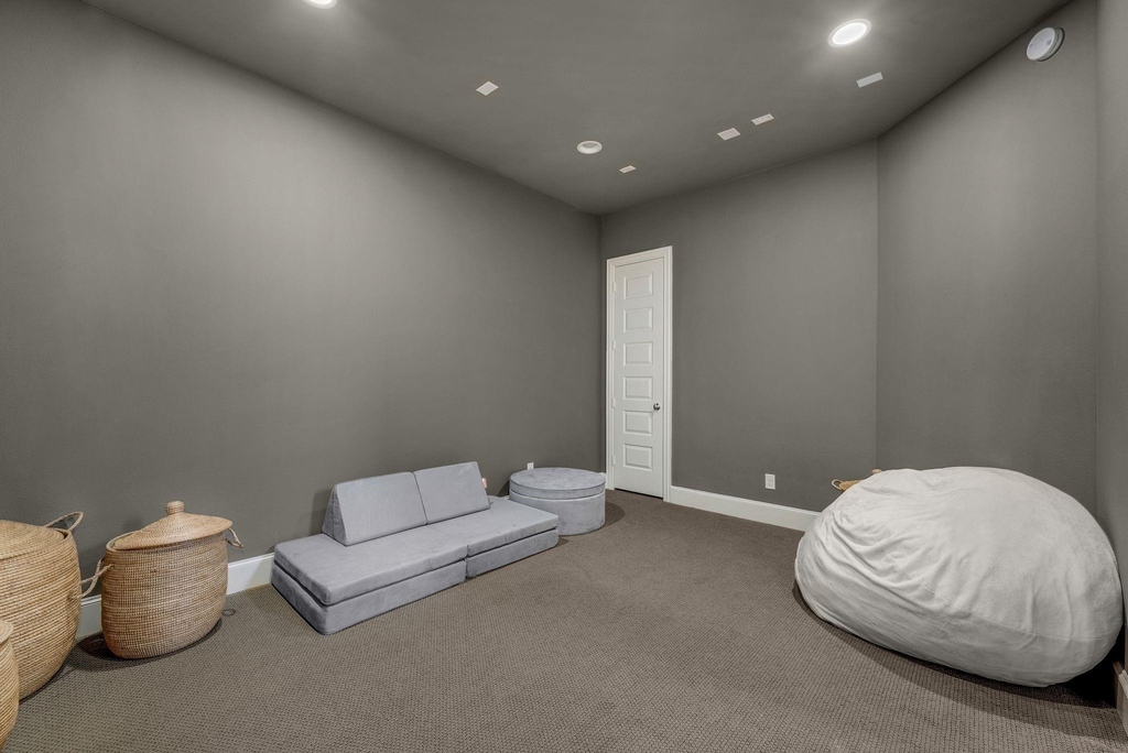 1107 S Sarah Street - Photo 18