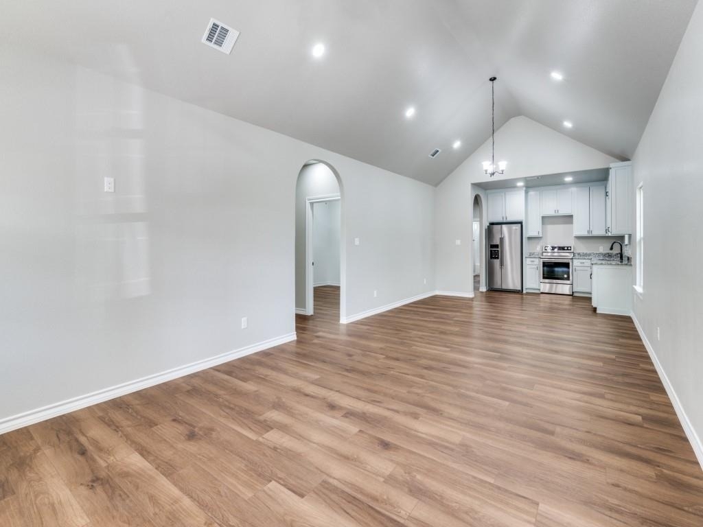 2904 8th Avenue - Photo 4