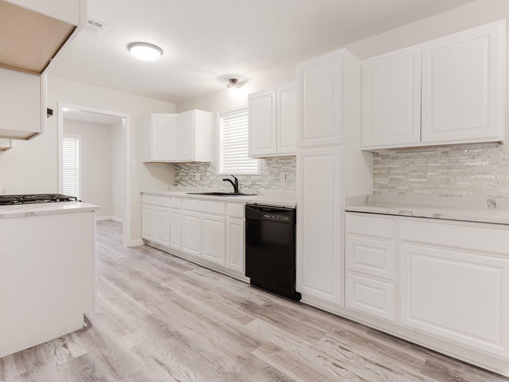 501 Edgewood Avenue - Photo 6