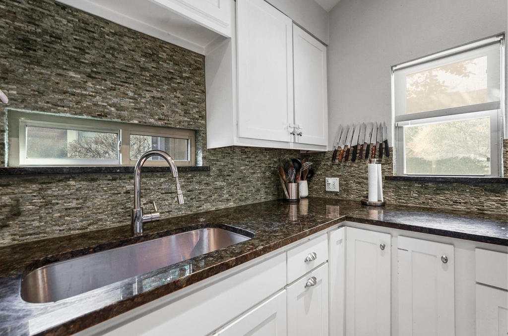 4319 Cabell Drive - Photo 9
