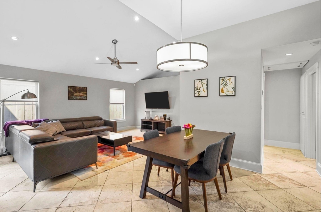 4319 Cabell Drive - Photo 3