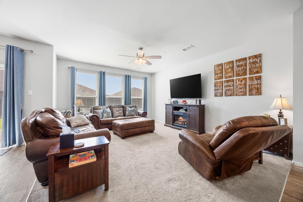 1017 Waverly Drive - Photo 8