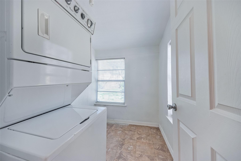 5407 Worth Street - Photo 14