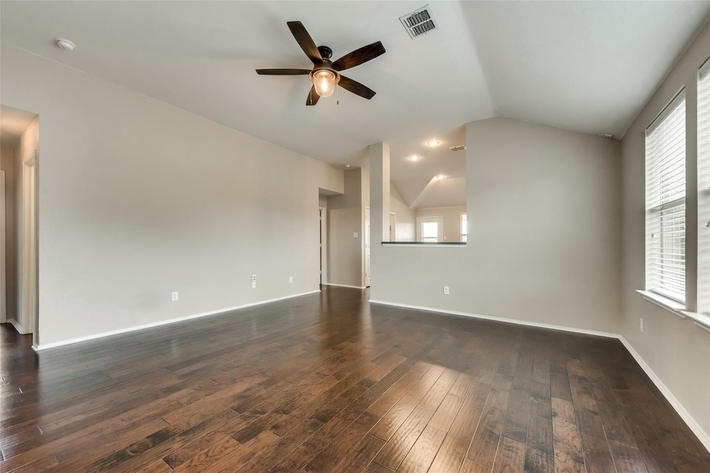 206 Spruce Trail - Photo 5