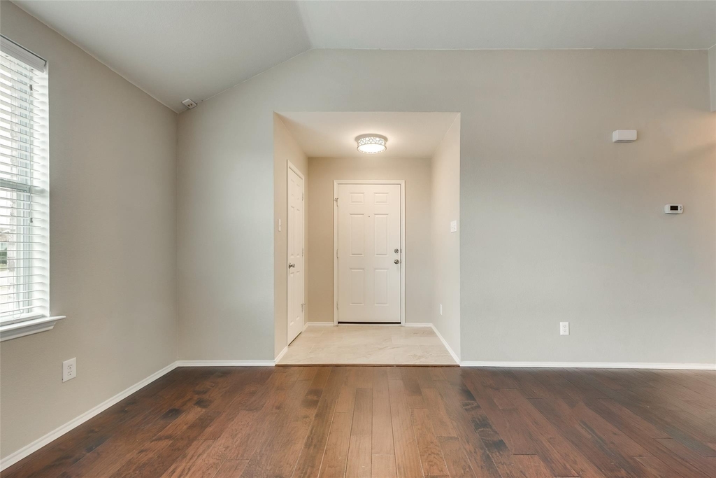 206 Spruce Trail - Photo 2