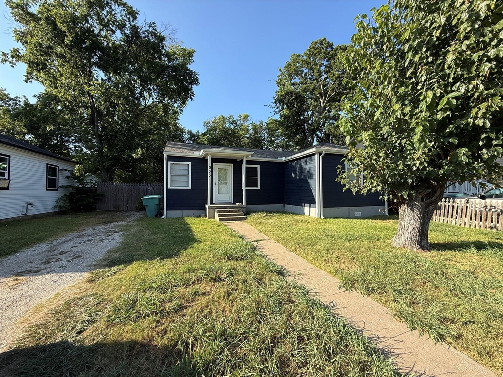 1033 S Hub Street - Photo 1