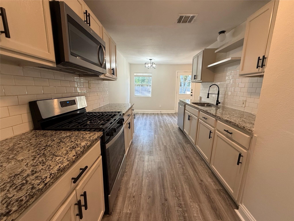 1033 S Hub Street - Photo 3
