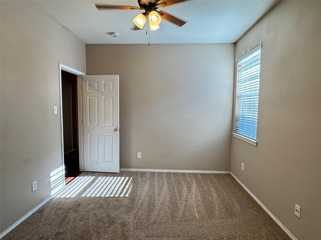 4001 Hawkins Drive - Photo 18