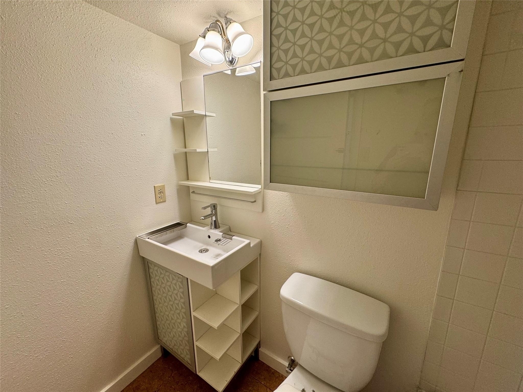 715 W Hickory - Photo 9