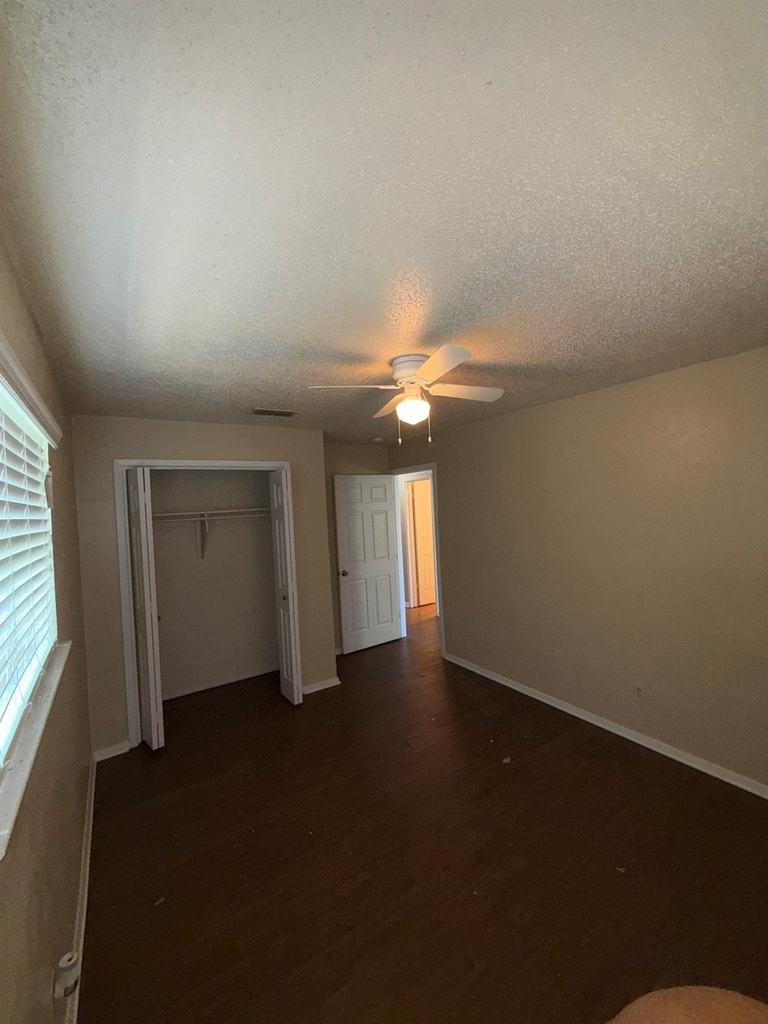 708 E Pecan Street - Photo 6