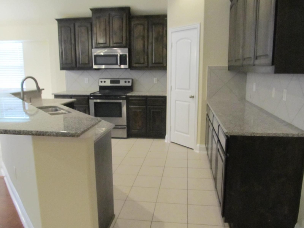 4024 Eric Drive - Photo 3